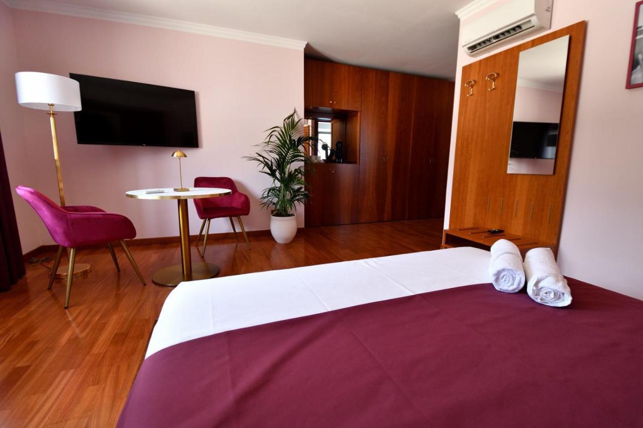Le Cinema Bed & Breakfast Formia Bagian luar foto