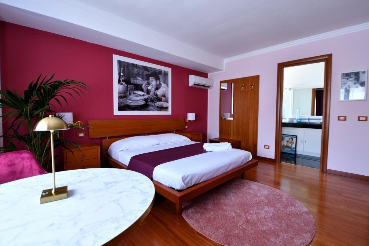 Le Cinema Bed & Breakfast Formia Bagian luar foto