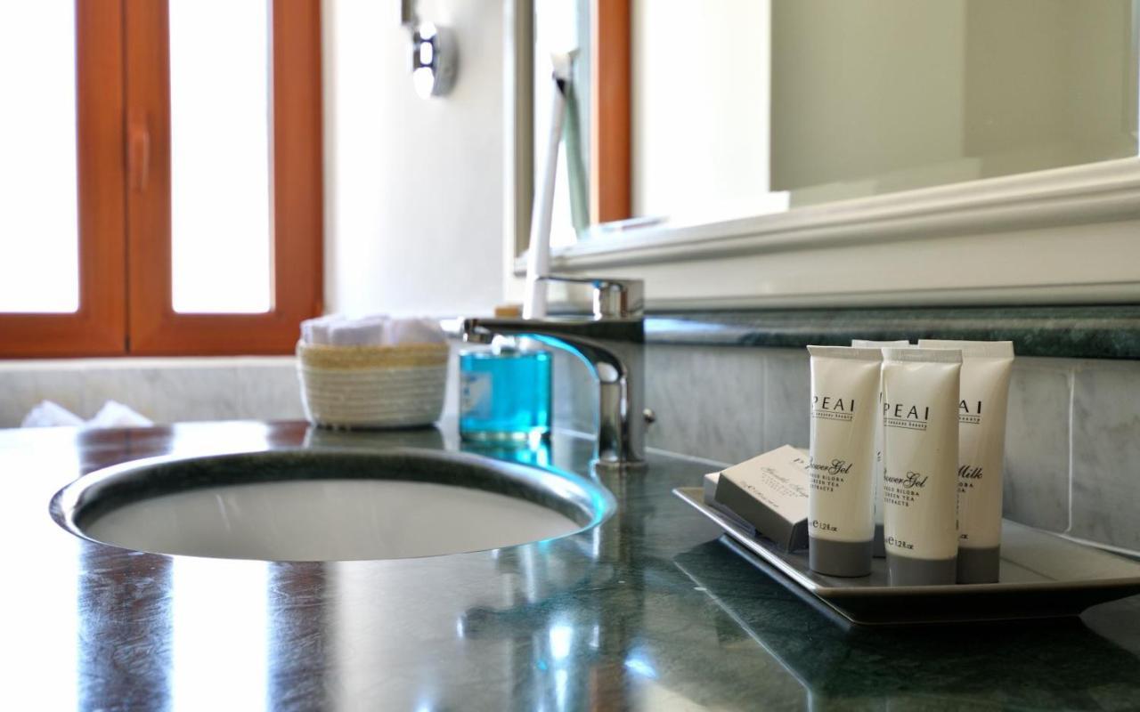 Le Cinema Bed & Breakfast Formia Bagian luar foto